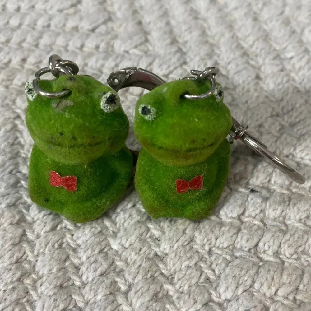 Vintage Keychain Lot 70s 80s Novelty Flocked Frogs Spiral Coil New Holland